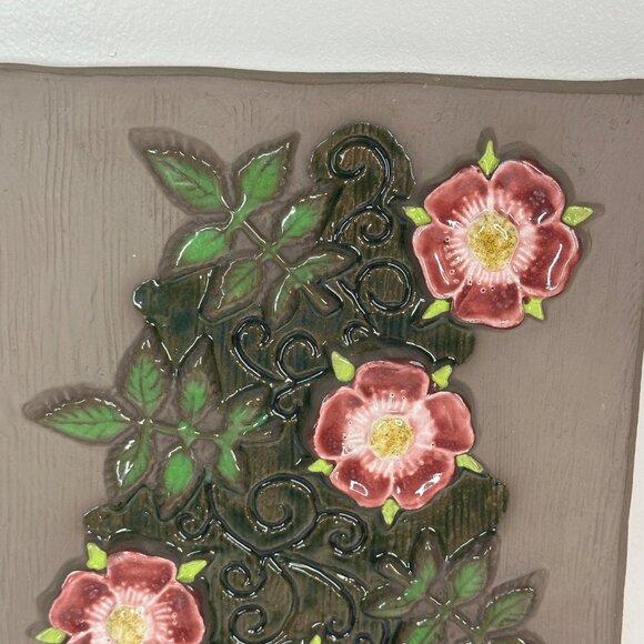 Jie Sweden 864 Ceramic Wall Art With Floral Design & Raised Detailing 12"x8" - Picture 2 of 8